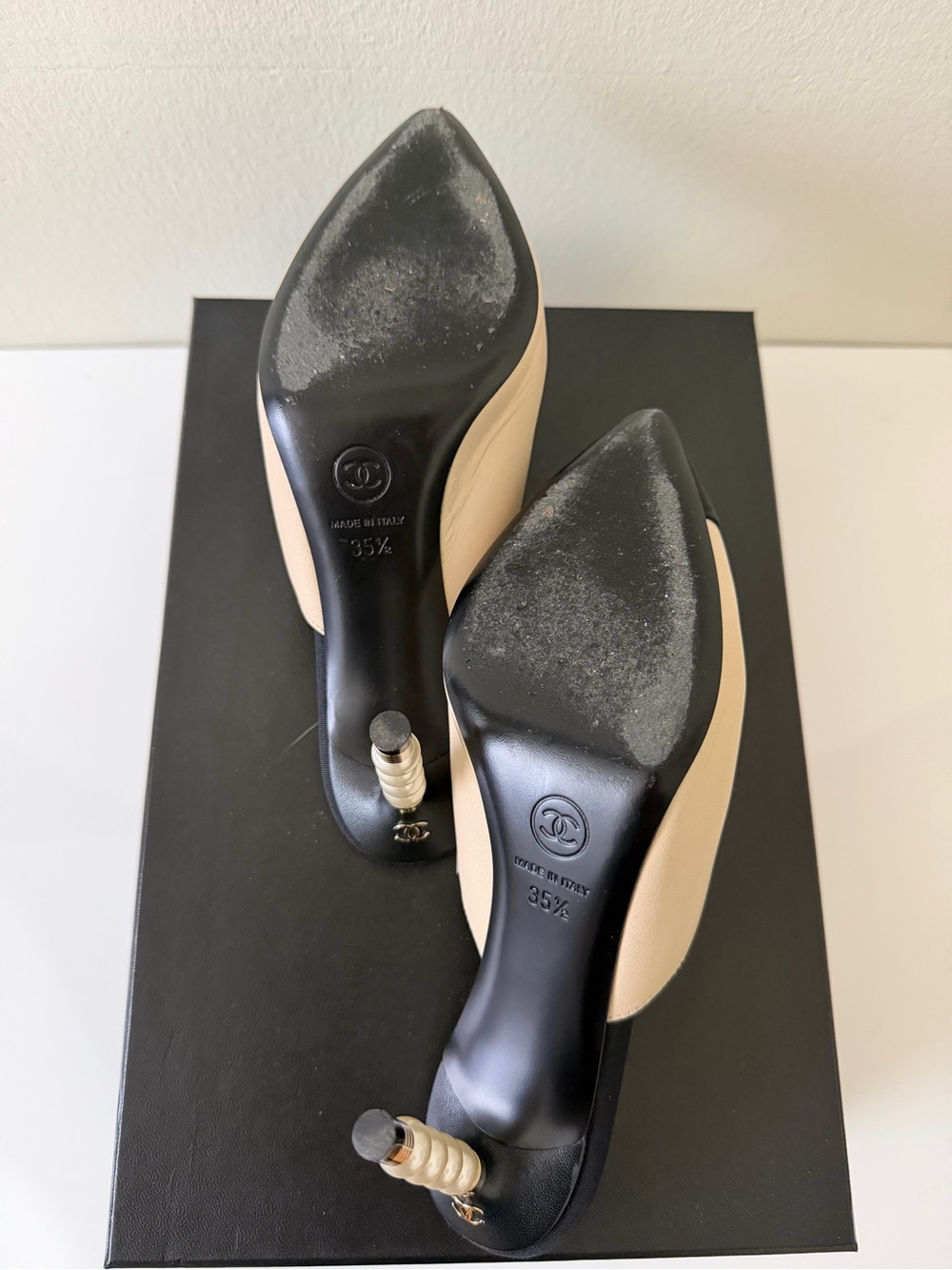 CHANEL Beige Leather Mules with Black Cap Toe - Picture 3 of 4